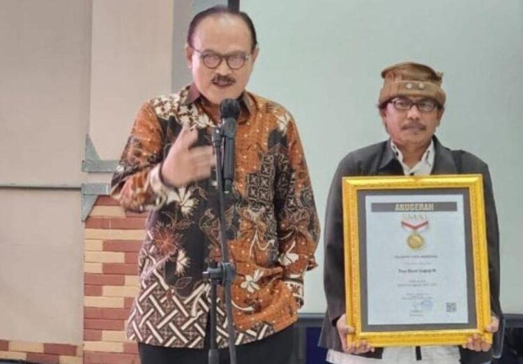 Budayawan Erros Djarot: Enggak usah merengek-rengek ke Kemenkominfo