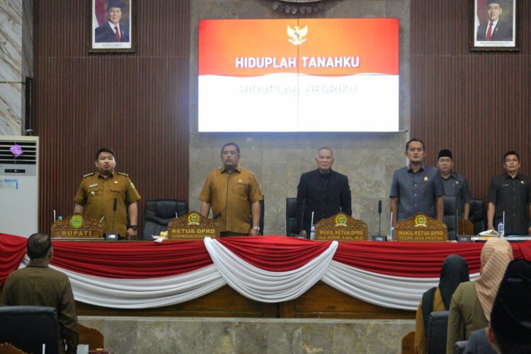 Rapat Paripurna DPRD Subang, Bupati Dian Sampaikan Raperda Kesehatan dan LPJ Tahun 2025